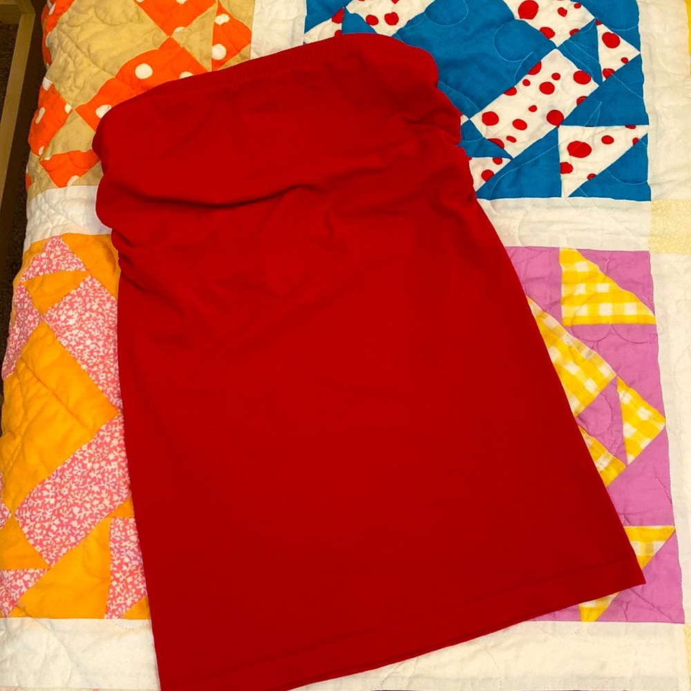 Bebe tube top red, stretchy, sexy with liner ❤️💄